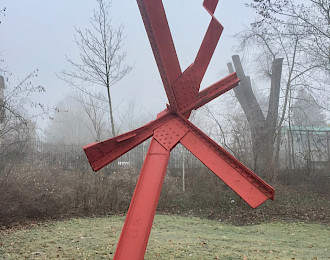 Klaus Caspers, Der Tänzer, 1991, stahl lackiert, 6 x 3 x 4 m