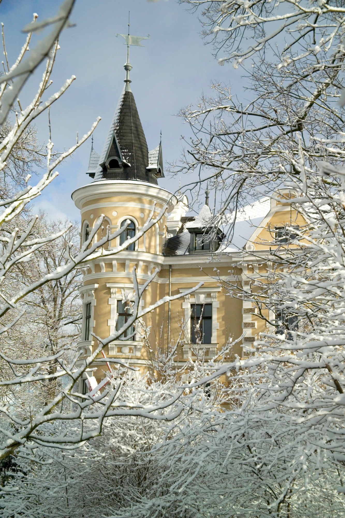 Detail of the Villa Kebbel in winter ©Herbert Bürger