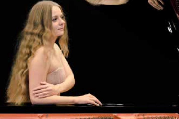 Nicole Rudi (c) Akiko Zhang