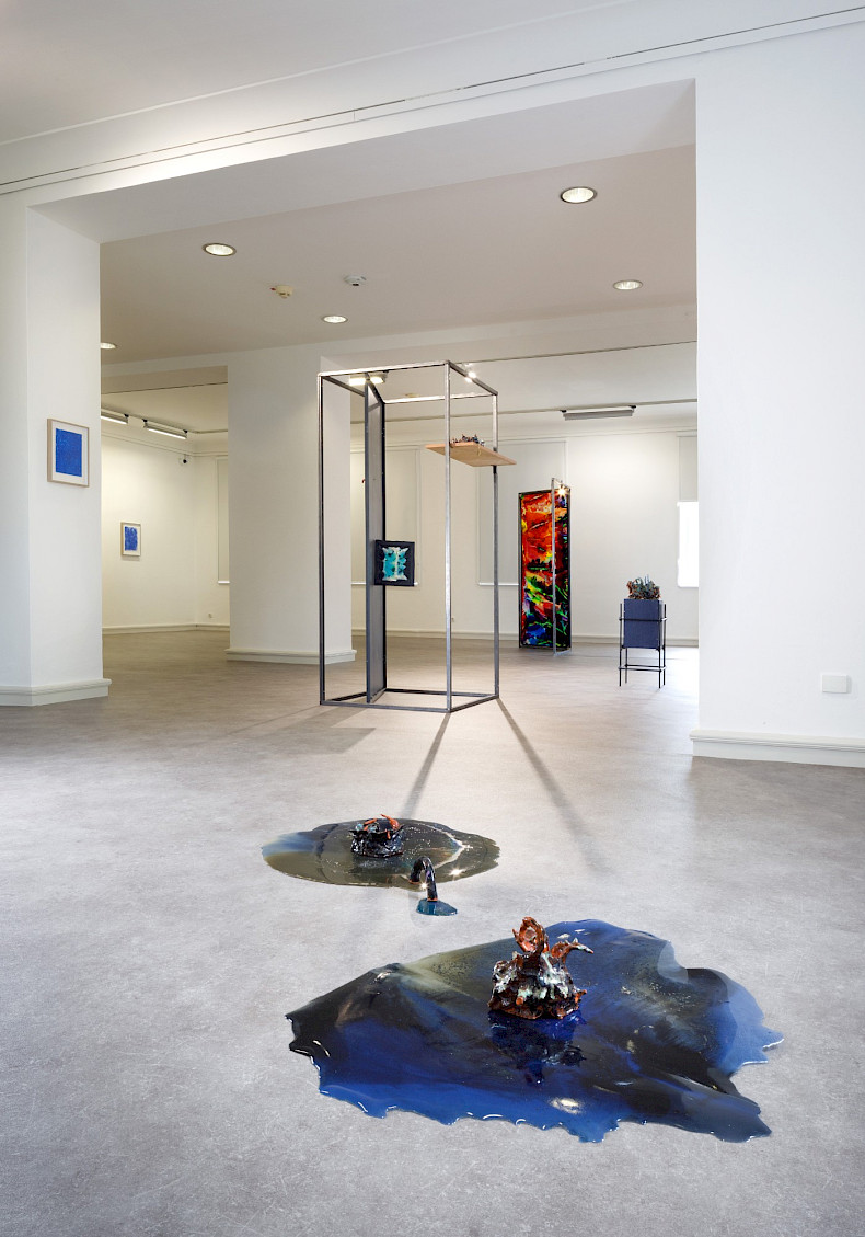 Kateřina Dobroslava Drahošová & Patrick Ostrowsky: homie. Ausstellungsansicht Kebbel Villa 2024. Foto: Clemens Mayer