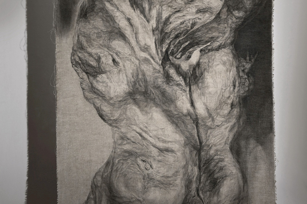 Polina Shcherbyna: OPEN SORE (Detail), 2023-24, Unprimed linen, olds, gelatin, custom-made pigment, 220 × 150 cm (Photo: Clemens Mayer)