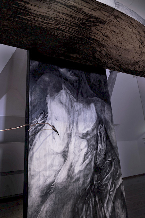 Polina Shcherbyna: Polina Shcherbyna: Stele of misericordia (Detail), 2025, Wood burning, carving, ashes, pigments, encaustic, oil, steel, sound, 350 × 250 cm (Photo: Clemens Mayer) (Photo: Clemens Mayer)