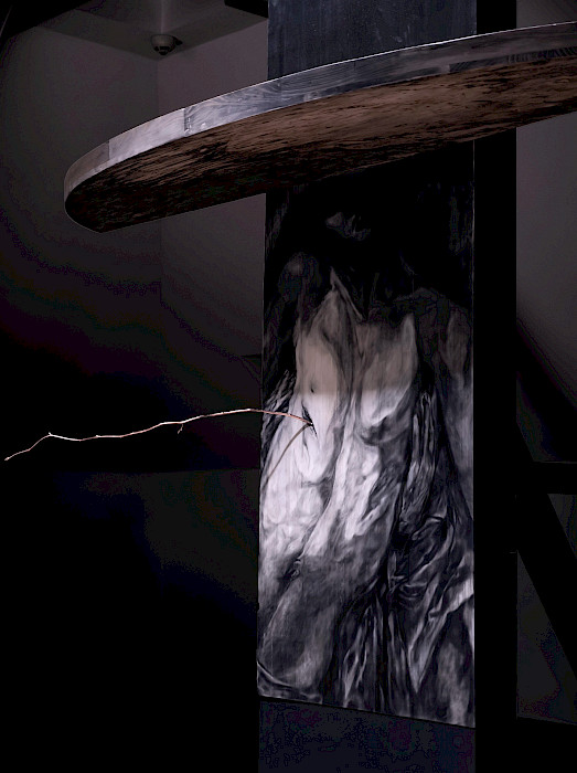 Polina Shcherbyna: Stele of misericordia (Detail), 2025, Wood burning, carving, ashes, pigments, encaustic, oil, steel, sound, 350 × 250 cm (Photo: Clemens Mayer)