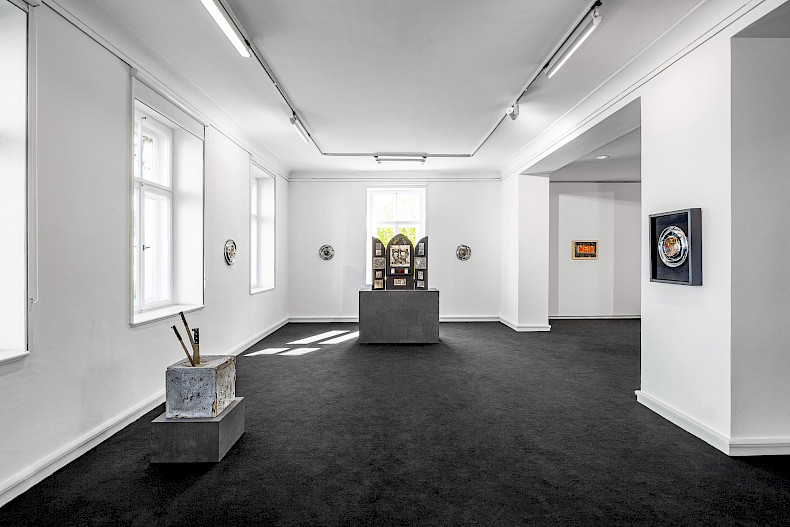 NEIN! Boris Lurie and NO!art, Ausstellungsansicht 2026, Kebbel Villa, Schwandorf (Foto: Marcus Rebmann)