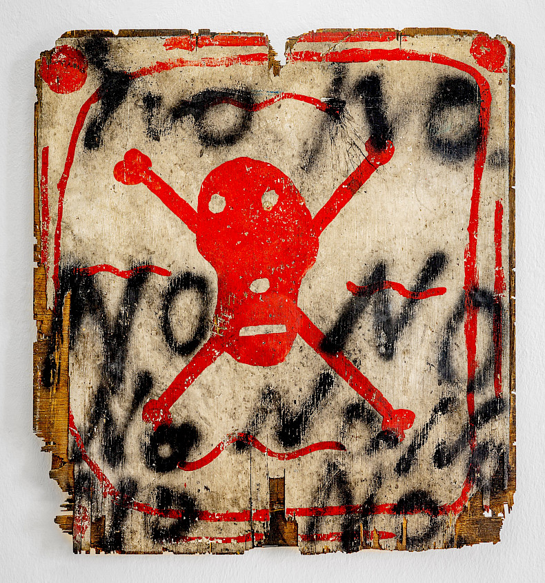 Boris Lurie: NOs with Skull and Crossbones, c. 1963, Acryl- und Sprühfarbe auf Sperrholz, 64 × 59 cm (Foto: Marcus Rebmann)