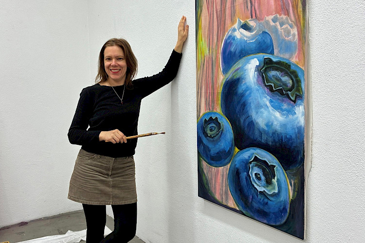 Die Künstlerin Kairi Uibo (Foto: Daniela Siegl | Oberpfälzer Künstlerhaus)